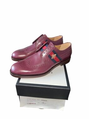 Gucci Men's Burgundy Wingtip Oxfords with Signature Web and Bee size 10.5